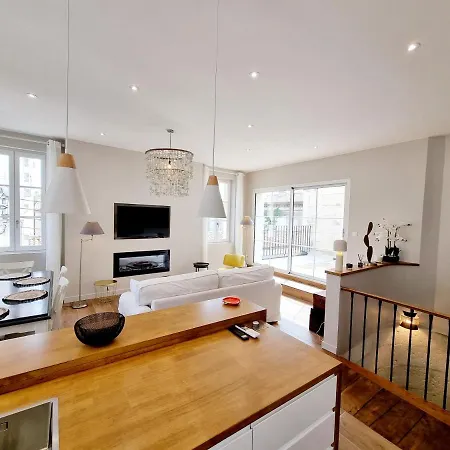 Spacieux Et Lumineux Duplex Avec Terrasse Hypercentre