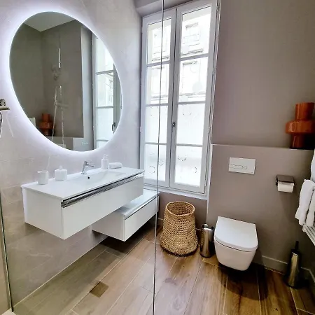 Spacieux Et Lumineux Duplex Avec Terrasse Hypercentre *