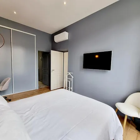 Spacieux Et Lumineux Duplex Avec Terrasse Hypercentre *